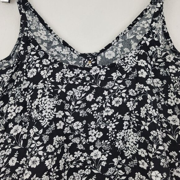 Hollister Black Floral Viscose Sleeveless Blouse Cami Faux Button Boxy Size M - Picture 6 of 9